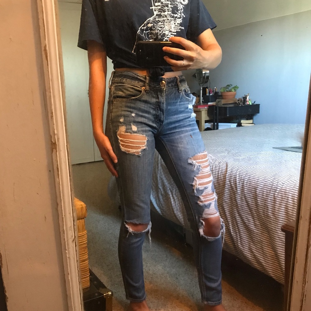 American Eagle Ripped Jeans Size 00